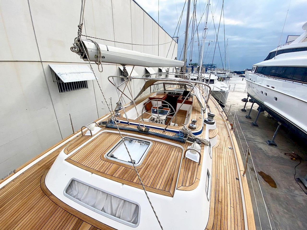 We will help you sell your yacht quickly and take care of its current costs.